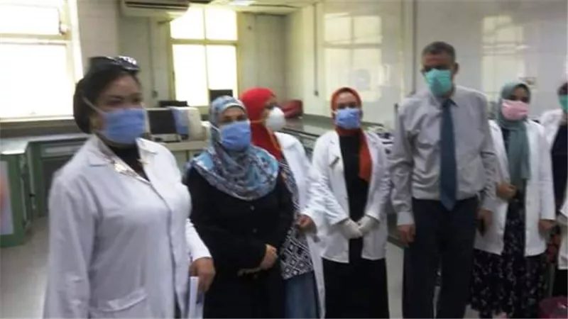 جولة لمدير التأمين الصحى ببنى سويف فى عيادة السلام ومركز الأورام.. بالصور