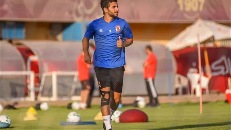 طبيب الأهلي يطمئن على حالة محمد محمود