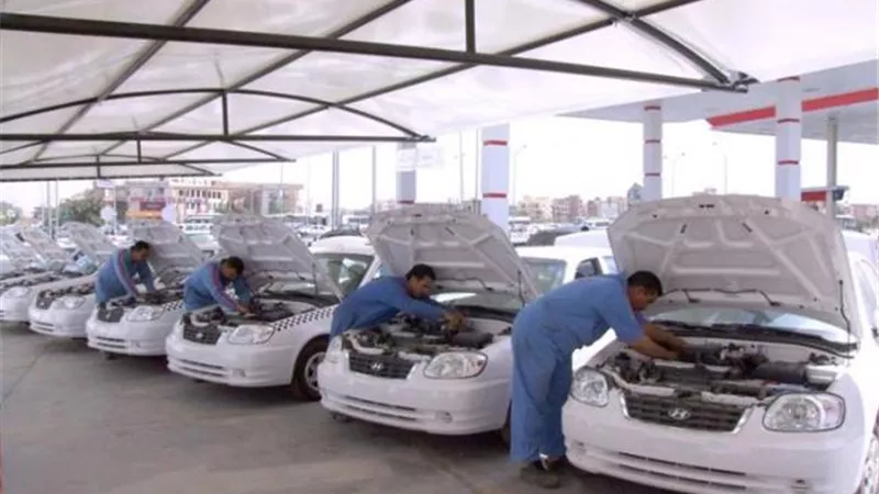 بصورة البطاقة وخلال 4 ساعات.. خطوات تحويل السيارة إلى الغاز الطبيعي.. فيديو