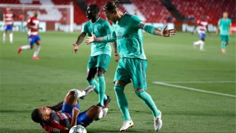 3 نقاط نحو اللقب.. ريال مدريد يحقق فوزا هاما أمام غرناطة.. فيديو