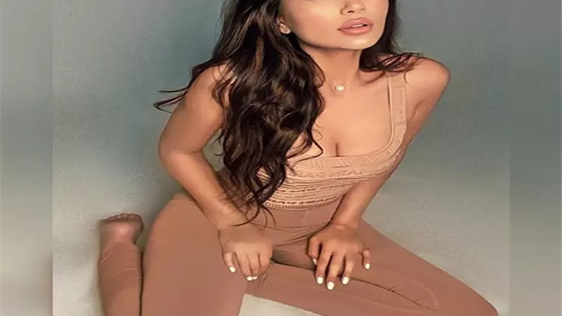 إطلالة رقيقة وظهور رائع للفنانة شيراز عبر انستجرام