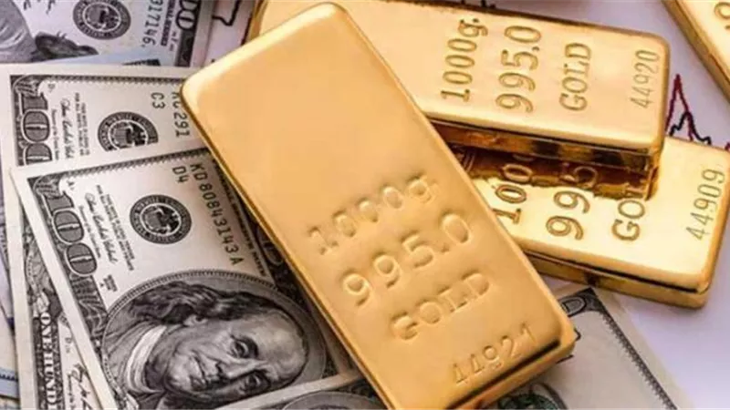انخفاض الذهب عالميا مع صعود الدولار ومخاوف الفيروس تكبح الخسائر