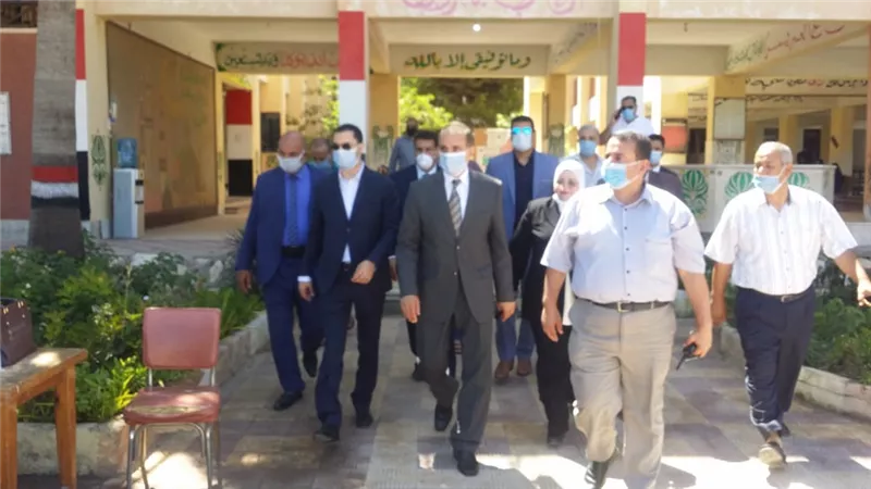 محافظ كفرالشيخ يتفقد لجان الثانوية العامة