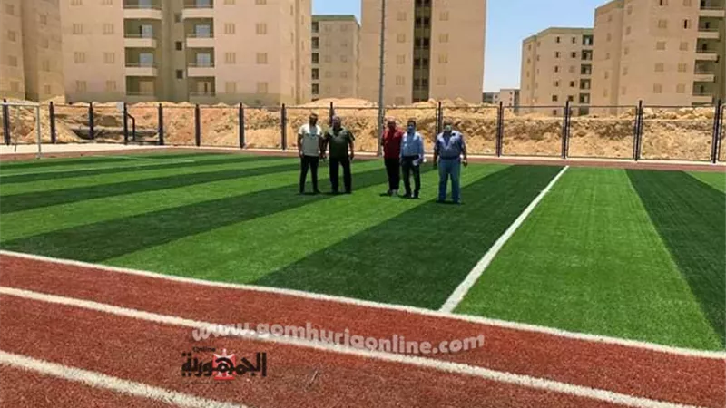 مدينة بدر تُسلم ملعبين خماسيين لوزارة الشباب والرياضة لخدمة السكان