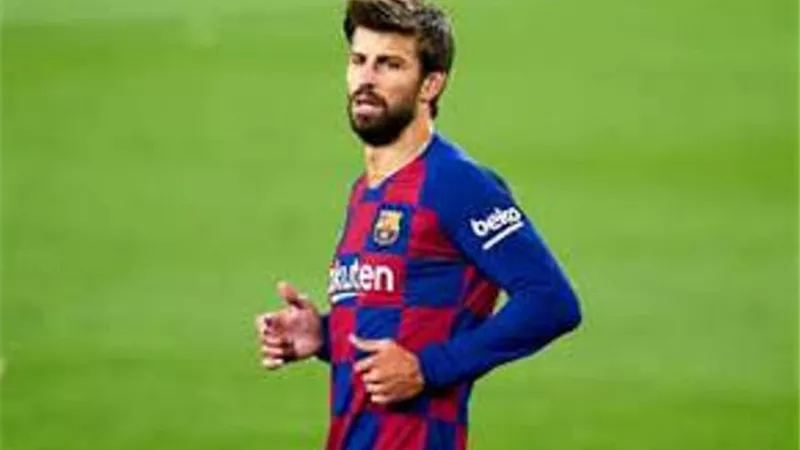 بيكيه يضرب بقواعد برشلونة عرض الحائط