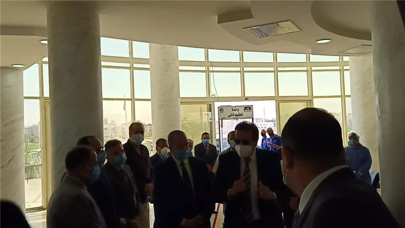 عبد الغفار يشيد بهندسة بترول السويس ويؤكد أهتمام رئيس الوزراء بدعمها