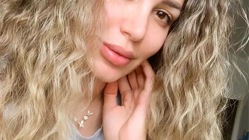 شاهد .. إطلالة جذابة للفنانة سارة نخلة فى أحدث ظهور لها