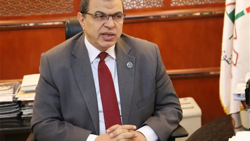 السفارة المصرية بأبوظبي تخصص يومين للتصديق علي الشهادات الدراسية واعتماد عقود العمل
