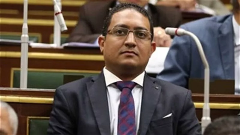 جون طلعت يطالب الحكومة بتعويض متضرري حريق طريق الإسماعيلية الصحراوي..ويؤكد:المشاهد صادمة