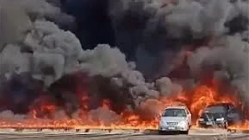 قرار بتعويض المتضررين من الحريق الضخم على طريق 