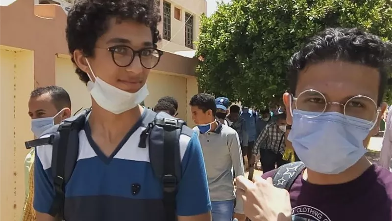 بساطة اللغة الفرنسية تمنح السعادة لطلاب الثانوية العامة بالوادى الجديد