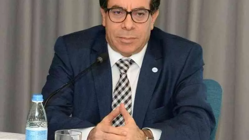 دبي تحصل على 