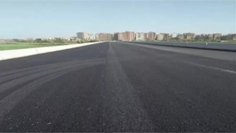 محافظ الشرقية يتابع أعمال رصف وازدواج طريق الزقاريق السنبلاوين