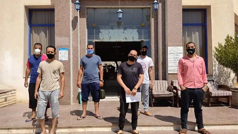تعافي120 مريض كوفيد19وخروجهم من الحجر الصحي بنزل الشباب بشرم الشيخ