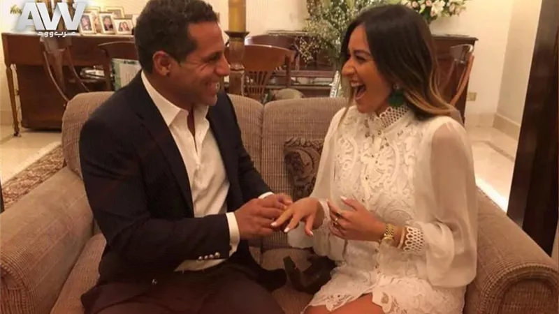 خطوبة أمينة خليل على فارس أحلامها وسط العائلة