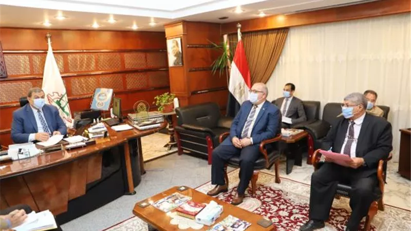 سعفان يتابع التقدم المحرز في التحول الرقمي بالديوان ومديريات القوي العاملة بالمحافظات