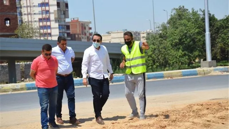 نائب محافظ الإسماعيلية يتفقد طريقا تبادليا جديدا لخدمة 150 تابعا.. .صور