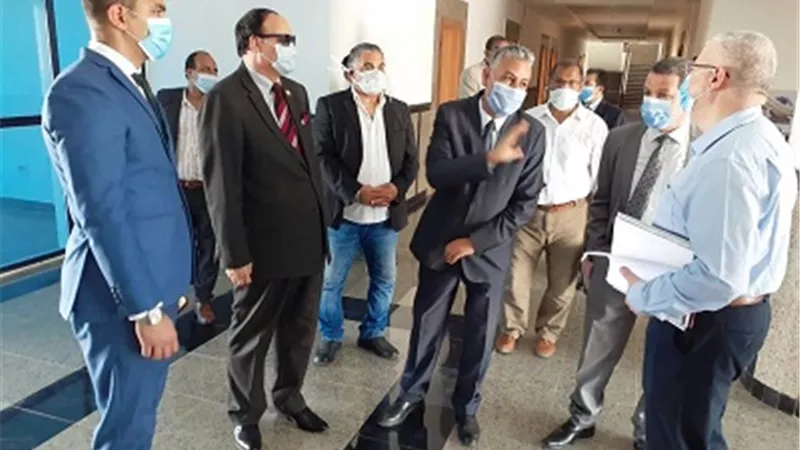 رئيس جامعة جنوب الوادي يستقبل لجنة تقييم كلية الألسن بفرع الجامعة بمدينة الغردقة