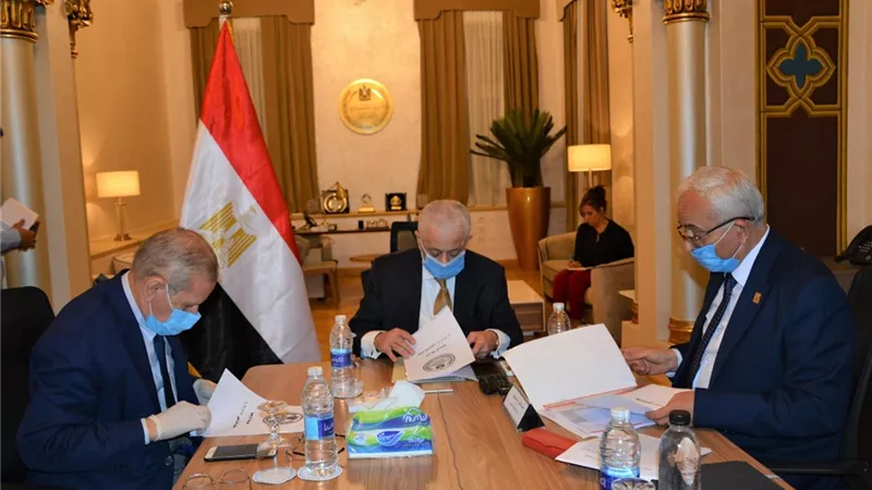 التعليم: كل الاحتمالات واردة في تحديد شكل الدراسة العام المقبل