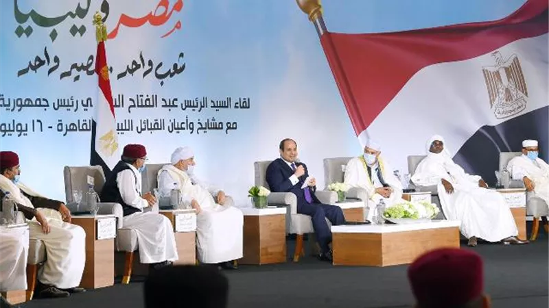 الرئيس السيسي: حضور القبائل الليبية إلى بلدهم مصر في هذا التوقيت رسالة للعالم تؤكد وحدة مصير البلدين