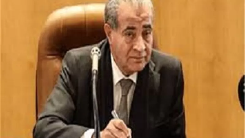 وزير التموين: انشاء اكبر تجمع للصناعات الغذائية ولن نبيع شركات الزيوت