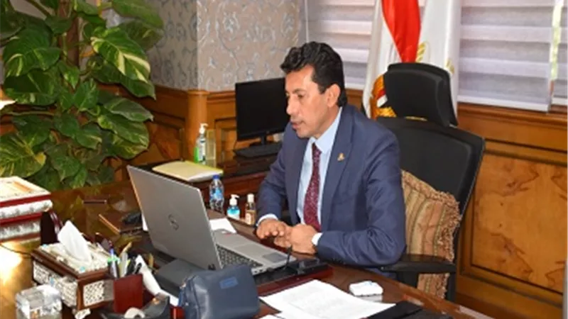 أشرف صبحي: كامل الدعم لبرلمان الشباب.. َوندرس إدراج التجربة داخل الأندية الرياضية