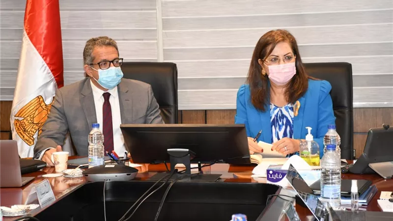 3 وزراء يجتمعون لبحث تطوير مبنى مجمع التحرير