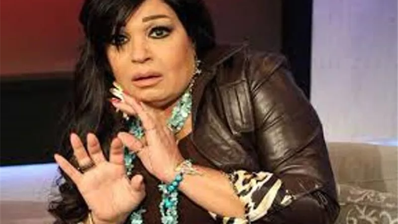 فيفي عبده تكشف حقيقة تعرضها للتحرش أثناء حضورها عزاء في الوسط الفني