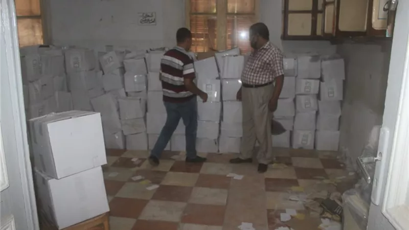 مبادرة حياه كريمة توزيع كراتين سلع غذائية ببنى سويف