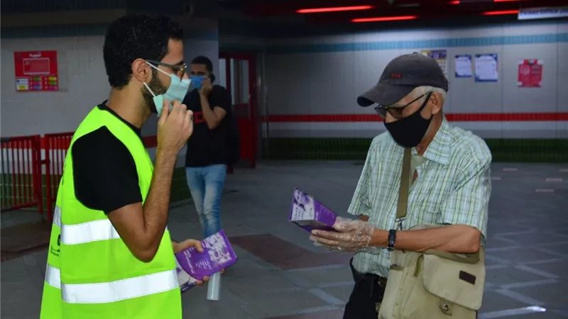 300 شاب وفتاة يشاركون في حملة التوعية بكورونا فى المترو والسكك الحديدية