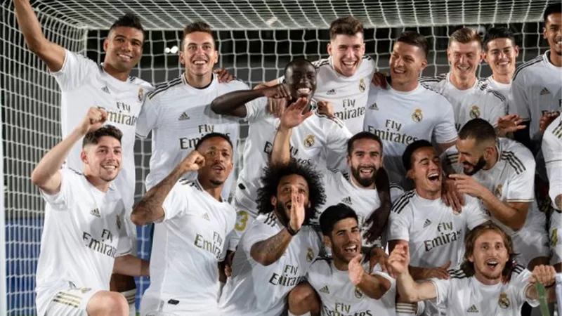 قناة الأهلى لريال مدريد: تهانينا لكبير أوروبا وشريكنا باحتفالية نادي القرن