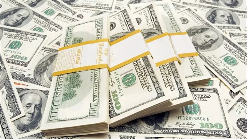 الدولار ينخفض أمام 6 عملات بنحو 0.1%