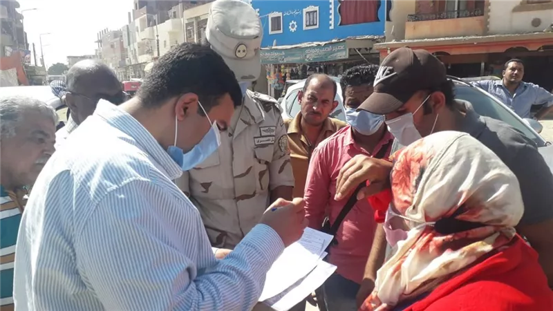 نائب محافظ السويس في جولة تفقدية لقري حي الجناين