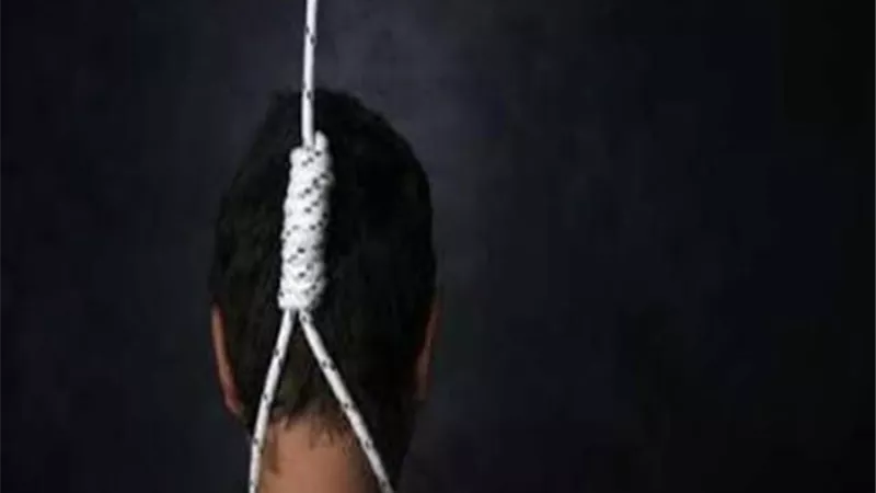 شنق نفسه بعد فشله فى الزواج من حبيبته