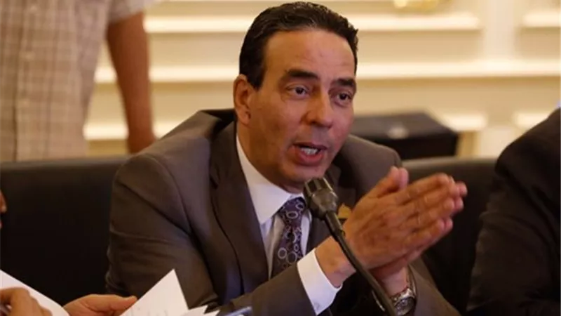 لمنع البلبة وتشتيت الطلاب..أيمن أبو العلا يطالب بخطة واضحة للعام الدراسي الجديد