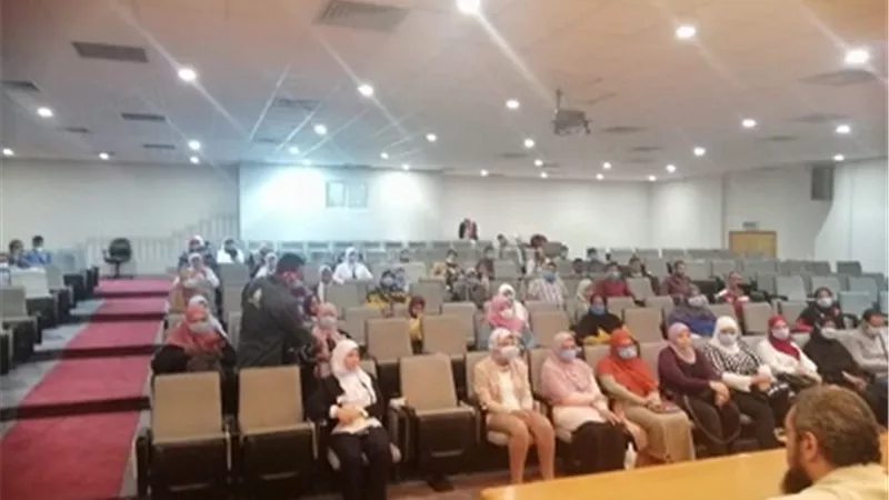 تكريم 57 ممرضاً تعافوا من كورونا بعد إصابتهم بمستشفيات العزل بالأقصر