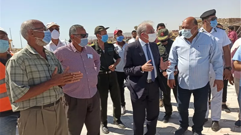 فوده يتابع المشروعات التنموية بطور سيناء