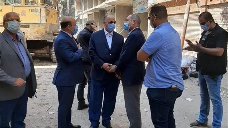 محافظ القاهرة يتفقد ازاله عقار مخالف بشارع احمد عصمت بعين شمس