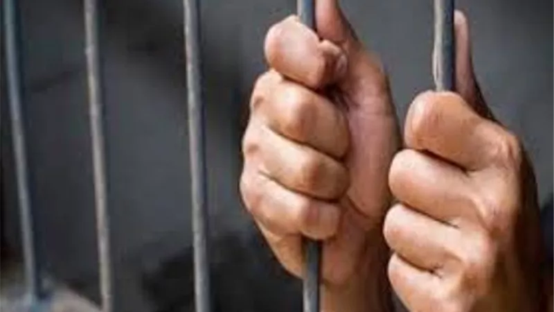 حبس والد الطفلة مكة .. شرع في قتل طفلته رافضا انجاب الاناث
