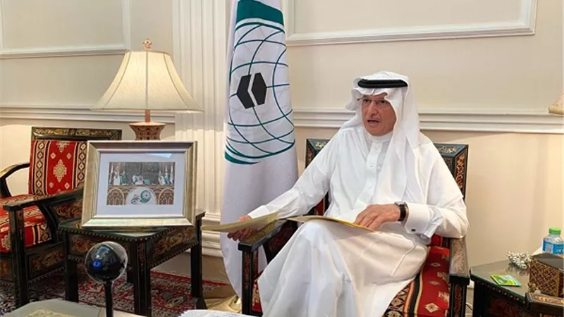 العثيمين يترأس جلسة الجهود المميزة في مواجهة جائحة 
