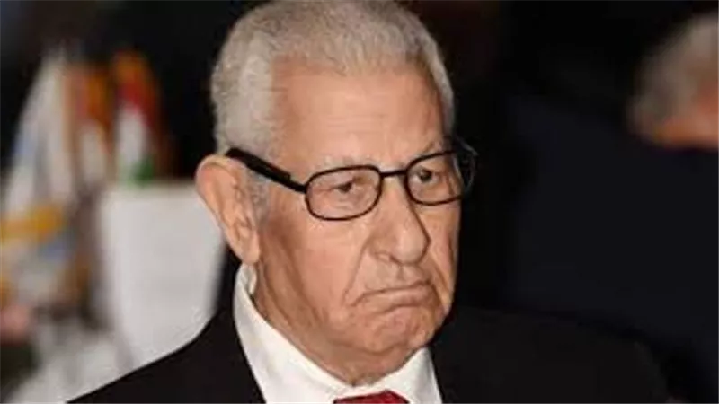 مكرم محمد أحمد يطالب المصريين بالالتفاف خلف القيادة للدفاع عن وحدة مصر وليبيا
