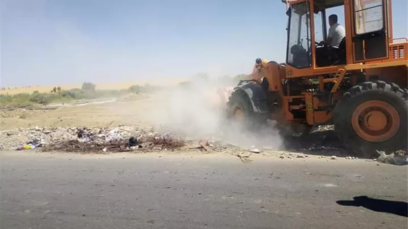 حملة نظافة وإصلاح أعطال بشوراع وأحياء مدينة الخارجة بالوادى الجديد.صور