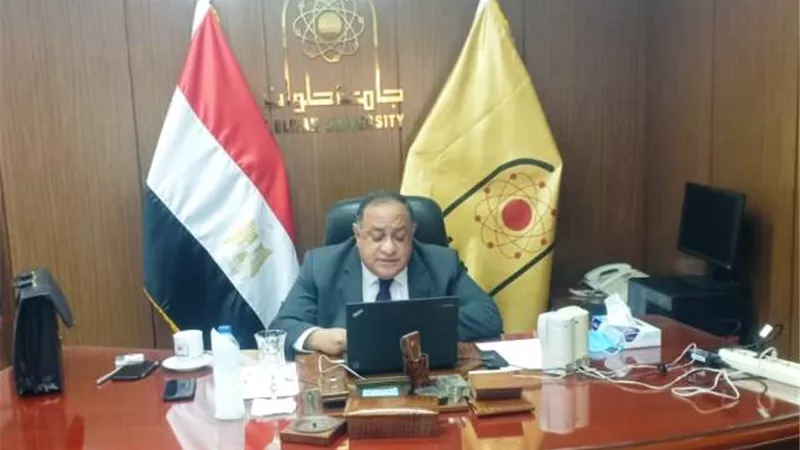 رئيس جامعة حلوان يفتتح السيمنار العلمى الدولى: آثار كورونا على السياحة والاقتصاد