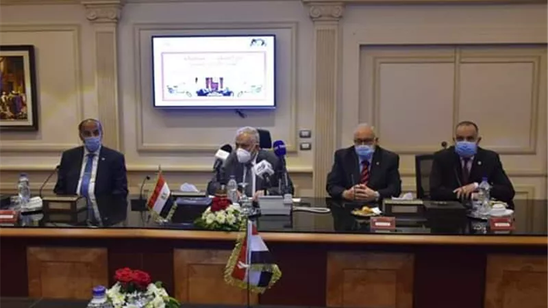 وزير الرياضة يبحث مع رئيس الهيئة العربية للتصنيع التوسع فى مبادرة 