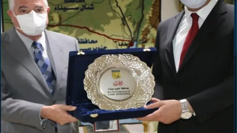 فوده يكرم مدير أمن جنوب سيناء السابق علي جهوده ويهديه درع وميدالية المحافظة