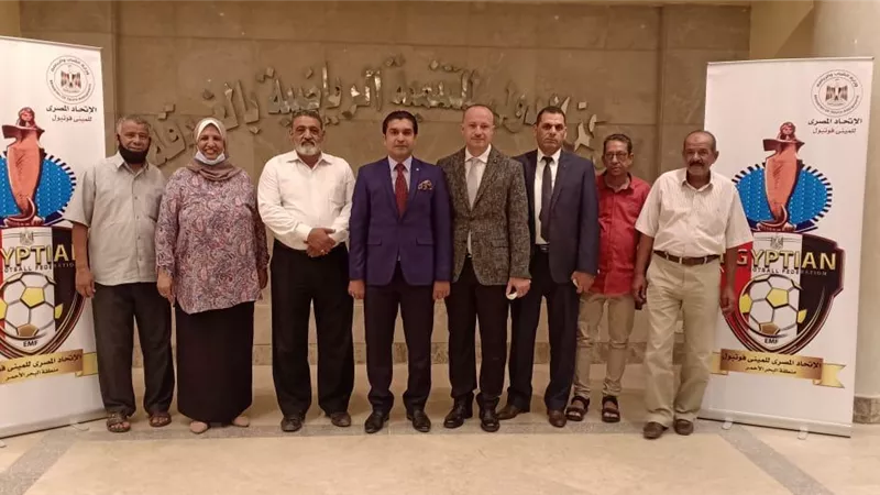 رئيس الاتحاد المصري للميني فوتبول أحمد سمير يدشن منطقة البحر الأحمر