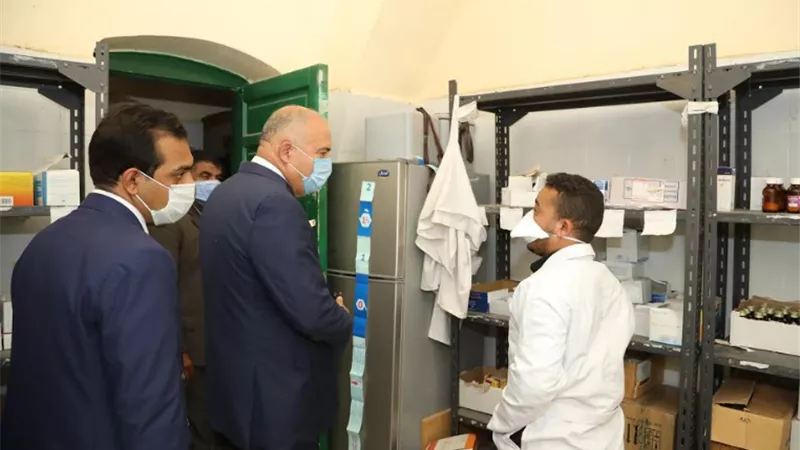 محافظ قنا يتفقد وحدة صحة الأسرة بالمراشدة
