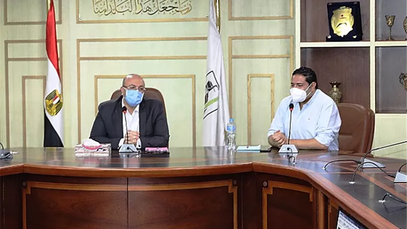 محافظ بنى سويف يناقش جهود جهاز تنمية المشروعات