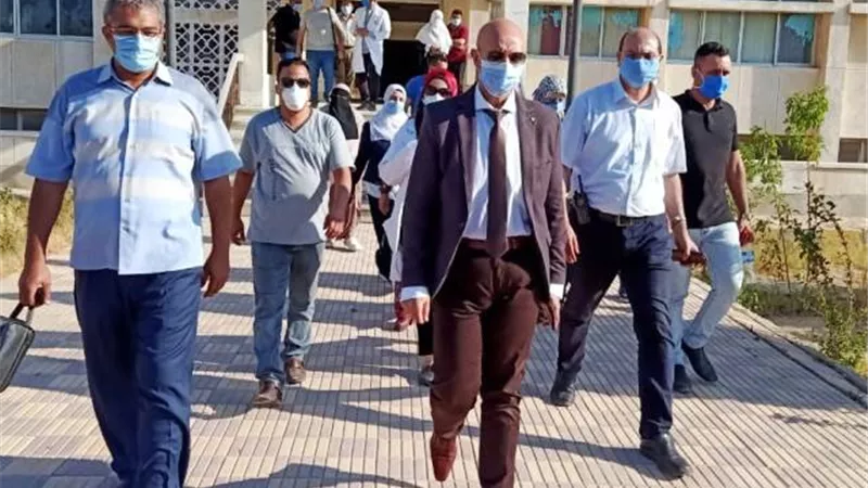قيادات صحة الشرقية تتفقد تطوير مستشفى الصالحية.. بالصور