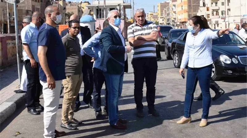 محافظ الأقصر يطالب بتطوير 3 ميادين وإستكمال رصف الشوارع.. بالصور